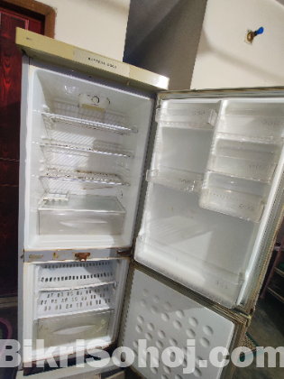 LG BUTTERFLY FRIDGE & AUTO VOLTAGE STABILIZER